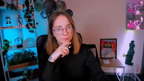 Ella online show from April 14, 7:25 pm