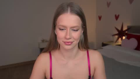 Ella online show from February 19, 7:35 pm