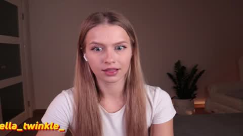 Ella online show from October 18, 5:37 pm