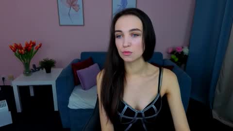 Ella online show from October 11, 9:50 pm