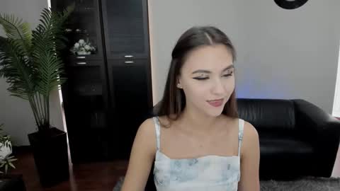 ellacurtis online show from October 7, 11:36 am