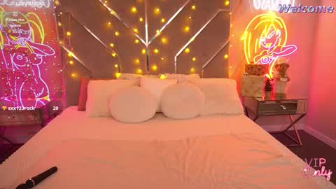 Ella online show from January 14, 10:48 pm