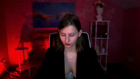 Ella online show from April 14, 5:57 pm