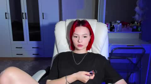 ellales online show from September 30, 8:42 am