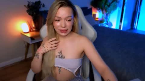 Ella online show from March 5, 6:09 am