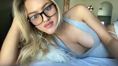 ellaxxrose online show from December 5, 7:49 pm