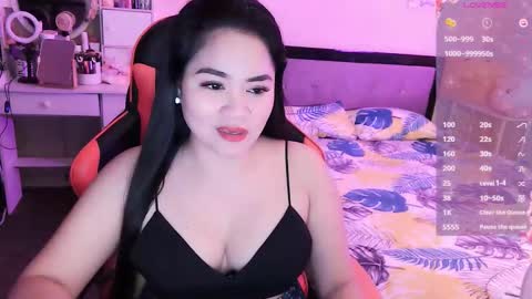 Snapshot of elleelle123 chatting on October 6, 12:49 am Ann online show from October 6, 12:49 am