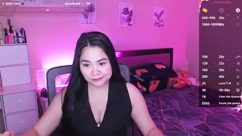 Snapshot of elleelle123 chatting on January 25, 1:43 am Ann online show from January 25, 1:43 am
