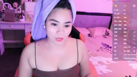 Snapshot of elleelle123 chatting on October 1, 12:10 pm Ann online show from October 1, 12:10 pm