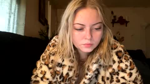 ellejess online show from February 26, 4:39 pm