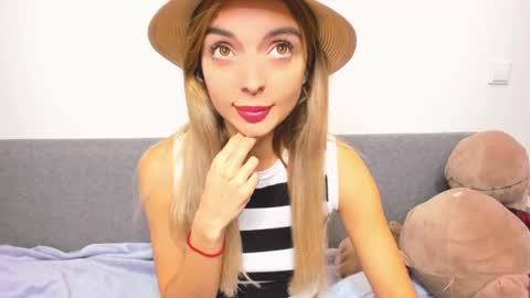 Snapshot of ellen_flow chatting on December 10, 9:33 pm ellen_flow online show from December 10, 9:33 pm