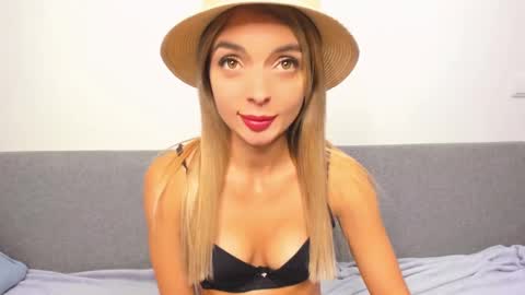 Snapshot of ellen_flow chatting on February 20, 8:58 pm ellen_flow online show from February 20, 8:58 pm