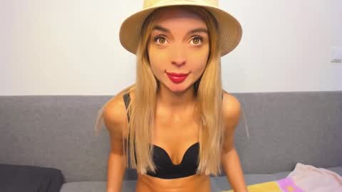 Snapshot of ellen_flow chatting on March 2, 9:08 pm ellen_flow online show from March 2, 9:08 pm