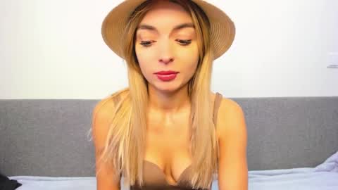 Snapshot of ellen_flow chatting on March 1, 10:34 am ellen_flow online show from March 1, 10:34 am