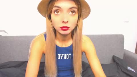 Snapshot of ellen_flow chatting on December 5, 8:00 pm ellen_flow online show from December 5, 8:00 pm
