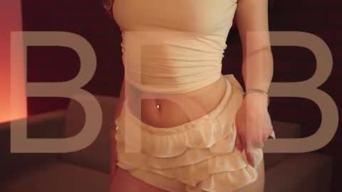 elliecutes online show from September 14, 9:18 am