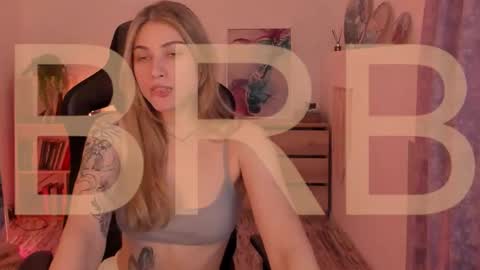 elliecutes online show from October 24, 8:32 am