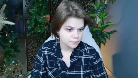 elliemurler online show from January 8, 1:37 pm