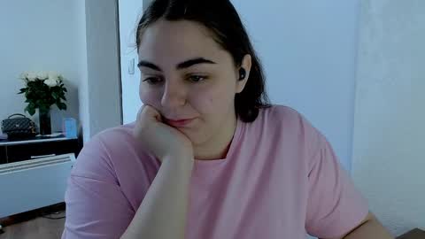 Ellie online show from April 27, 7:38 am