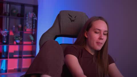 Elin online show from January 15, 12:00 pm