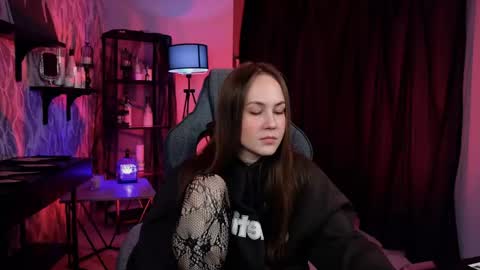 Elin online show from March 6, 12:00 pm