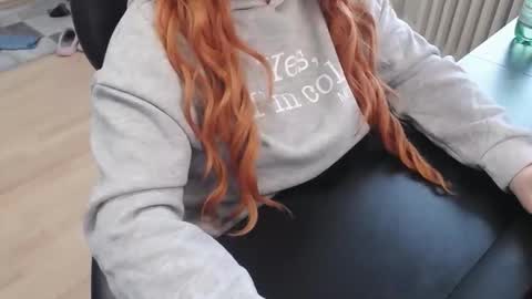 Elly online show from October 30, 2:51 pm