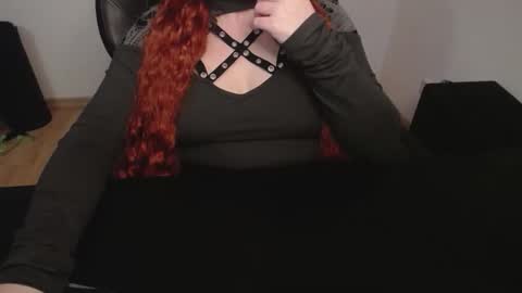 Elly online show from March 5, 7:53 pm