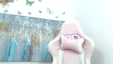 Elly online show from February 22, 1:44 pm