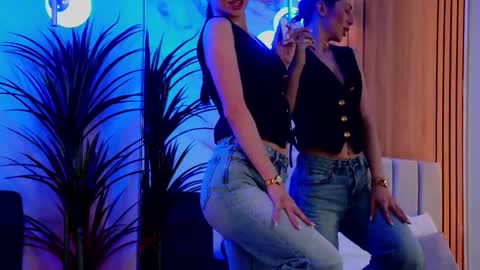 Elly online show from March 17, 9:08 pm