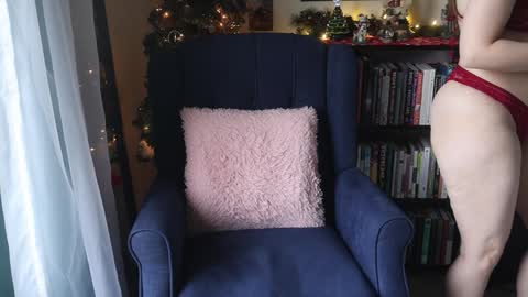 Elly Naomi online show from December 15, 4:26 pm