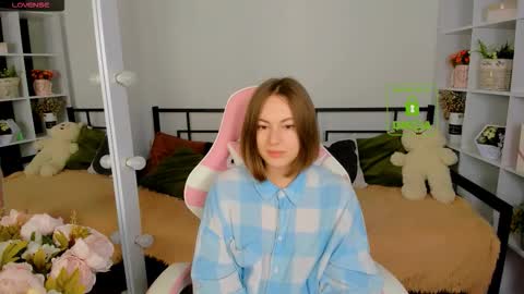 elma_lily online show from December 15, 7:02 am