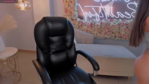 ELOISA OLIVERO online show from February 2, 12:02 pm