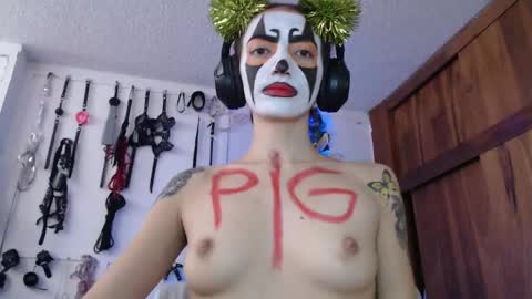 Snapshot of eloise_brown_ chatting on January 1, 6:49 pm Chelsea Please help me to reach 100 thumbs up online show from January 1, 6:49 pm
