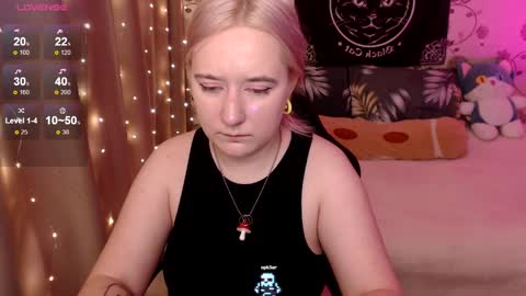 Snapshot of elovinora chatting on December 6, 7:55 pm Ela give me a thumbs up if you like it  and this is important for the development of the account online show from December 6, 7:55 pm