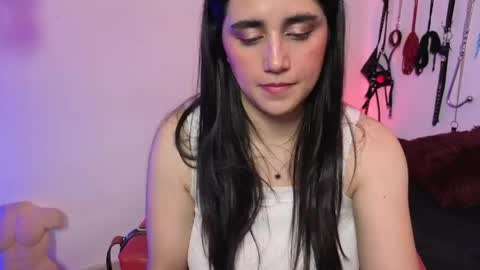 elowen_halley1 online show from April 17, 12:02 am