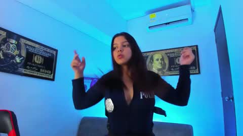 Snapshot of elsalombardi chatting on January 29, 11:51 am Elsa online show from January 29, 11:51 am