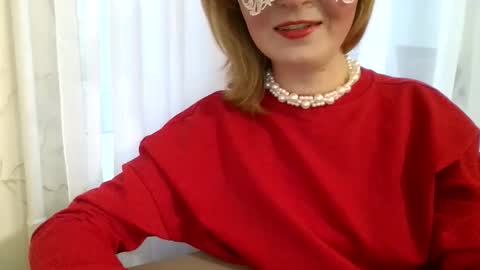 Snapshot of elsamartinez chatting on October 2, 3:17 pm ElsaMartinez online show from October 2, 3:17 pm