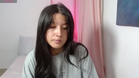 Snapshot of em_aa1 chatting on January 21, 9:13 am A N D R E A online show from January 21, 9:13 am