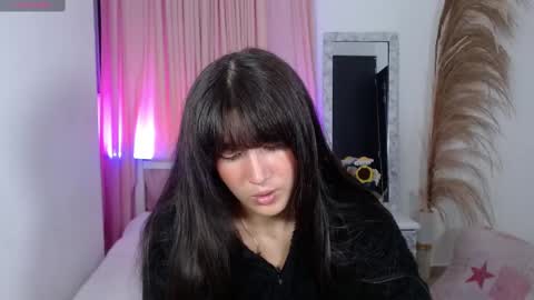 Snapshot of em_aa1 chatting on February 27, 1:48 am A N D R E A online show from February 27, 1:48 am