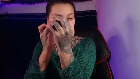 ema_ploxx online show from April 1, 1:39 am