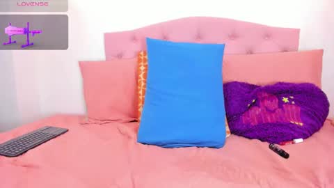 Snapshot of ema_stone65 chatting on March 8, 12:31 am Ema online show from March 8, 12:31 am