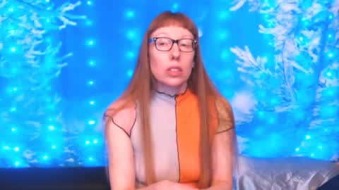 Snapshot of ember_starleena chatting on January 20, 1:21 pm Ember Starleena online show from January 20, 1:21 pm
