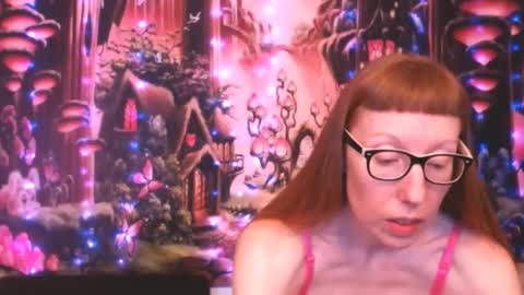 Snapshot of ember_starleena chatting on February 9, 11:46 pm Ember Starleena online show from February 9, 11:46 pm