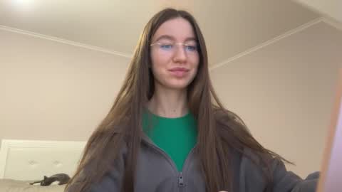 Alina online show from March 18, 4:01 pm