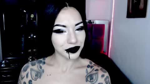 Emerald Black online show from December 4, 4:37 am