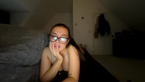 Emelia  online show from December 21, 8:24 pm