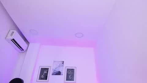Snapshot of emelie_89 chatting on January 23, 11:26 am emelie_89 online show from January 23, 11:26 am