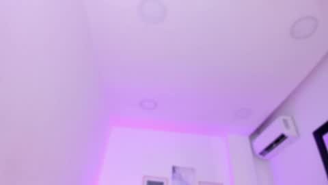 Snapshot of emelie_89 chatting on March 6, 11:58 am emelie_89 online show from March 6, 11:58 am