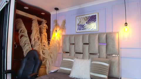 Snapshot of emelie_ch_ chatting on January 9, 11:03 am Emily  online show from January 9, 11:03 am