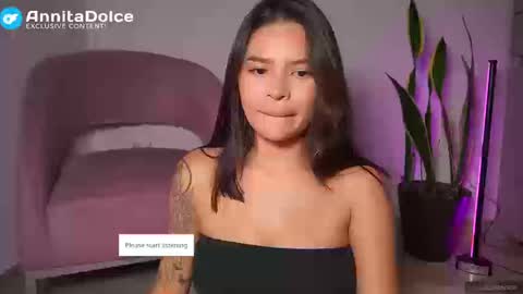 Snapshot of emely_dolce chatting on September 11, 11:27 pm ana online show from September 11, 11:27 pm